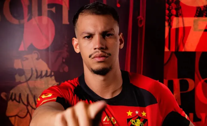 Zé Marcos foi oficializado como reforço do Sport