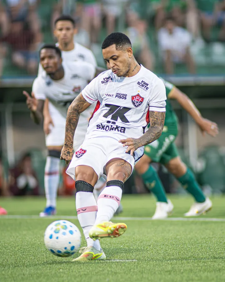 Matheuzinho marcou o gol do Vitória no empate com a Chapecoense