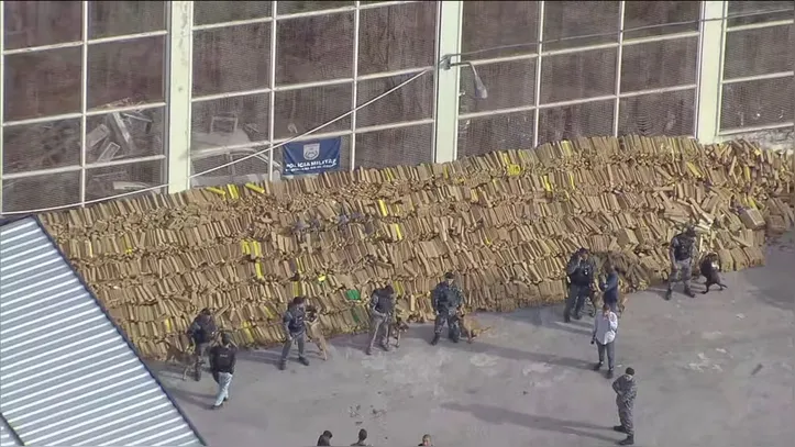 Ao todo, mais de 250 policiais militares participaram da ação