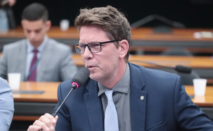 Deputado federal Mário Frias (PL-SP) roteirista de "Dark Horse"
