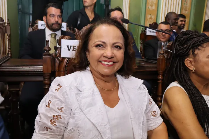 Vereadora Aladilce (PCdoB) é autora do projeto que concede o título de cidadã soteropolitana a Ivana Bastos