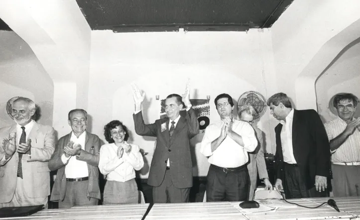 João Durval ao lado da oposição, em 1994