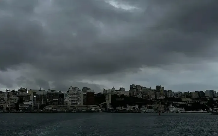 Salvador em tempo de chuva