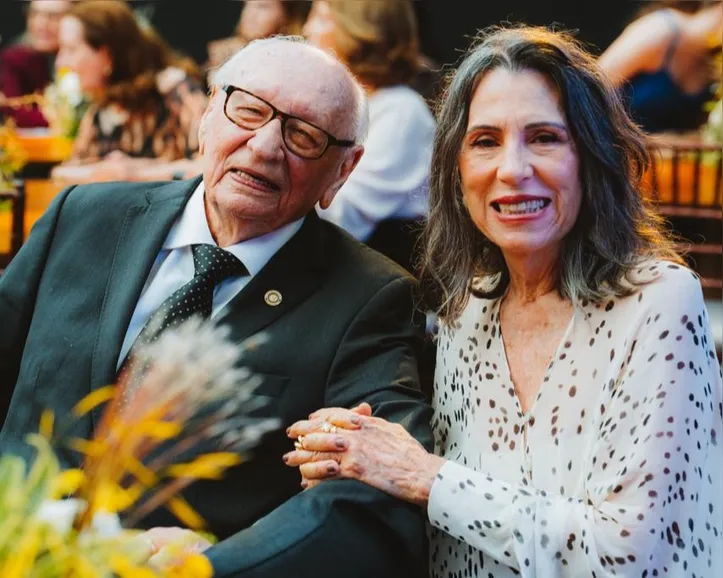 Geraldo Leite celebra 100 anos ao lado da esposa, Laudiceia Leite