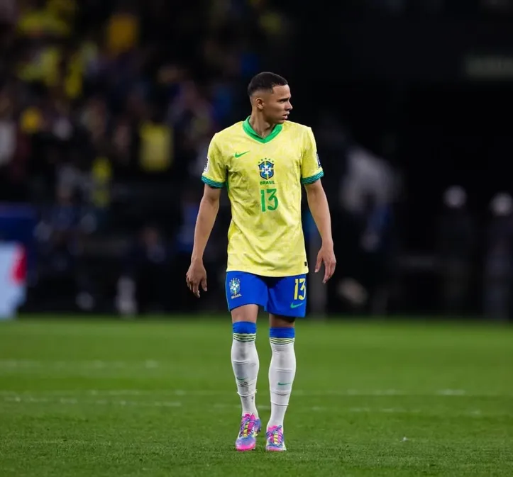 Vanderson atuando pela Seleção Brasileira.