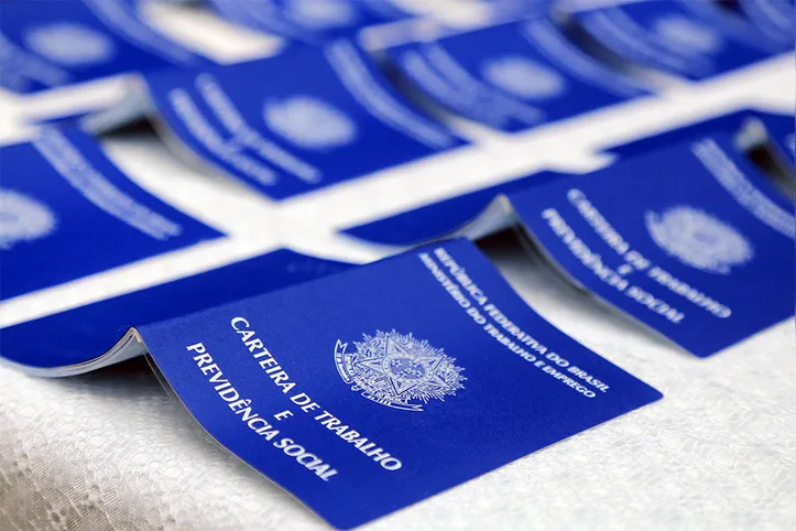 Taxa de desemprego apresenta crescimento em trimestre encerrado em fevereiro