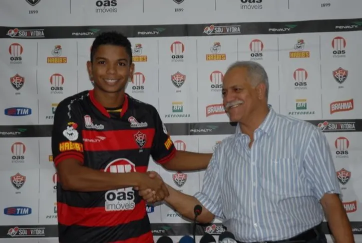 David Braz em 2013 com a camisa do Vitória