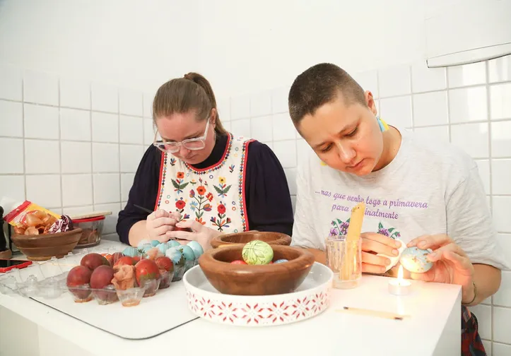 Imagem ilustrativa da imagem Tradição de ovos pintados mantém viva a Páscoa entre europeus