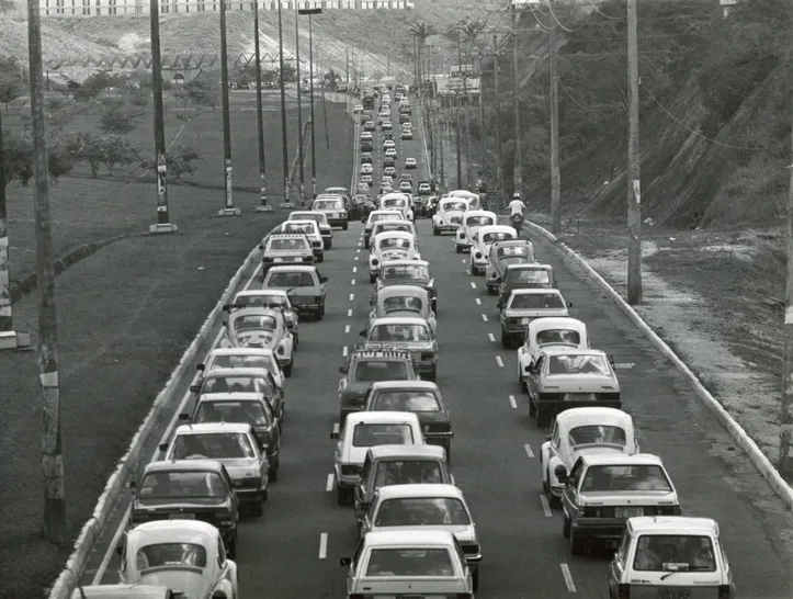 Imagem ilustrativa da imagem Trinta anos separam a abertura das duas maiores avenidas de Salvador