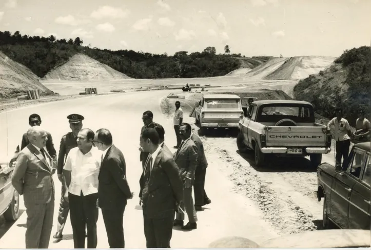 Canteiro de obras da futura Avenida Paralela