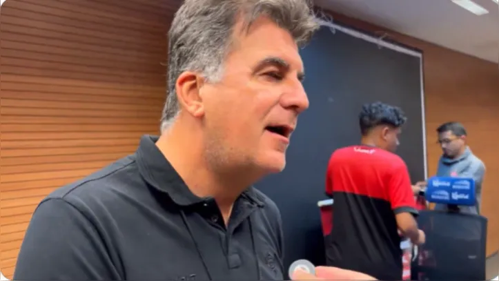 Fábio Mota na zona mista do Maracanã