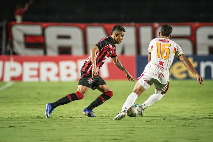 Erick marcou o gol quarto gol do Vitória