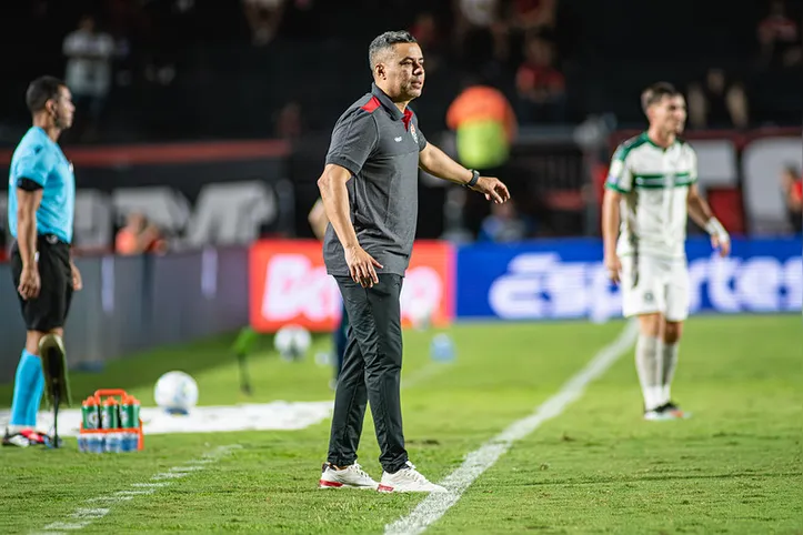 Imagem ilustrativa da imagem Vitória volta a encerrar rodada no G-9 do Brasileirão após 13 anos