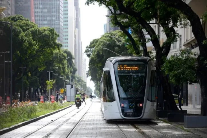 VLT na Avenida Rio Branco, no Centro do Rio de Janeiro
