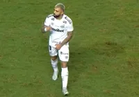 STJD define punição de Gabigol por gesto obsceno em jogo do Vitória