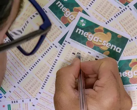 Mega-Sena, Quina e Lotofácil vão sortear R$ 62,5 milhões nesta terça-feira (18/08)