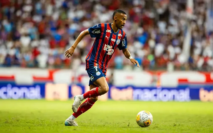 Ademir em campo pelo Bahia