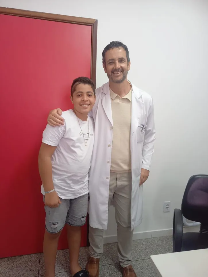 Imagem ilustrativa da imagem Adolescente baiano deixa de ter convulsões após cirurgia em Salvador