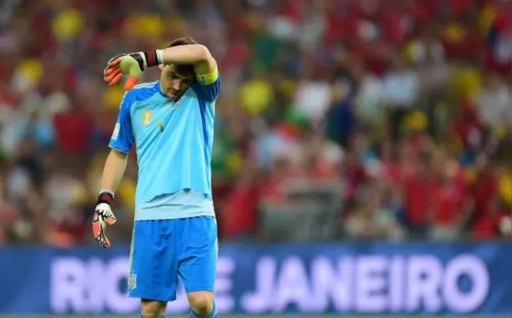Goleiro Iker Casillas lamenta eliminação precoce da Espanha na Copa de 2014