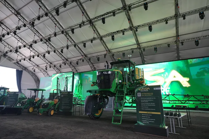 Pulverizador R400 da John Deere