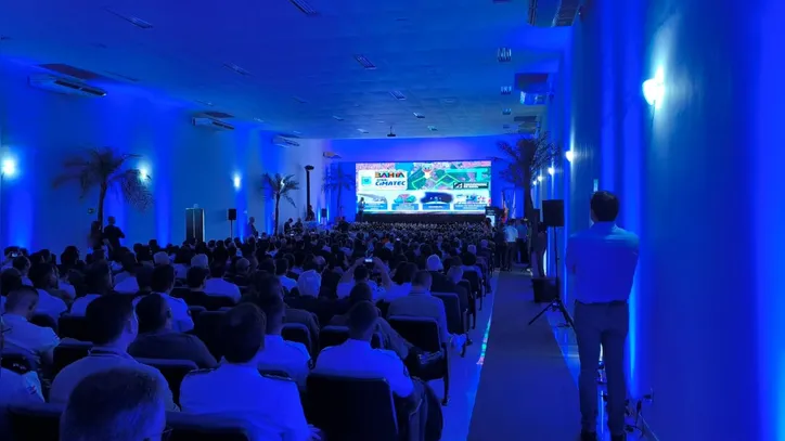 Militares, estudantes, empresários e membros do governos acompanharam palestras