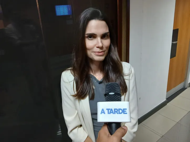 Camila Vasquez Negromonte durante entrevista de imprensa