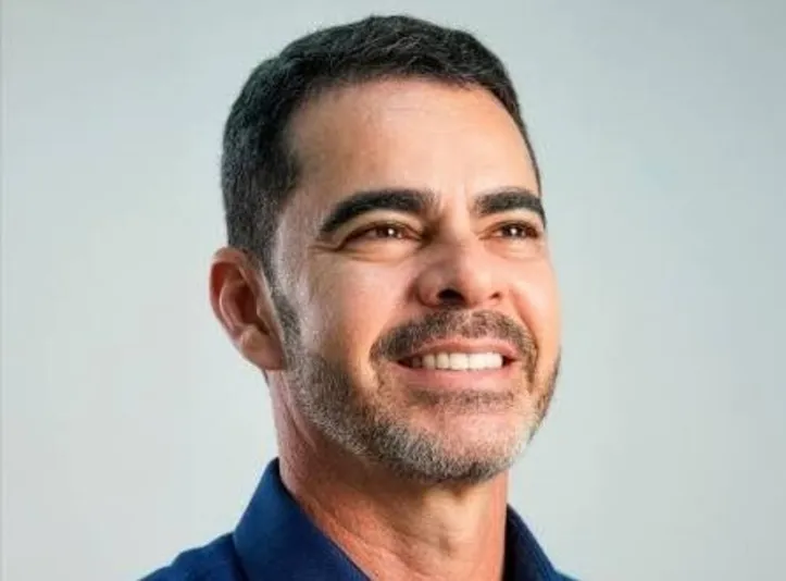 O prefeito Elmo Nascimento