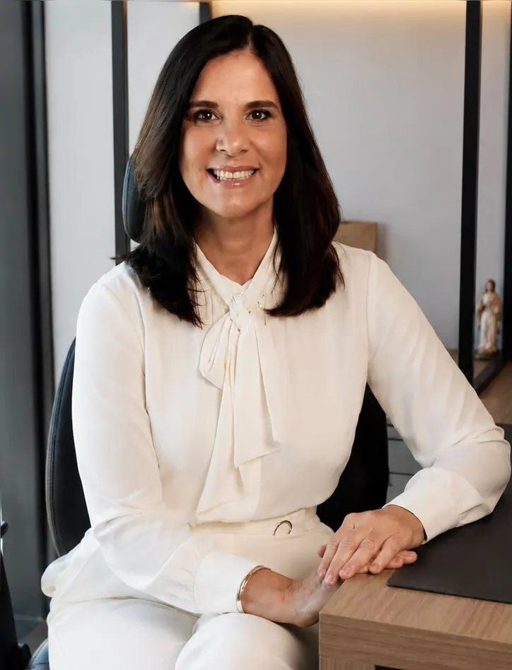 médica Glicia Abreu, especialista em coloproctologia, esclarece tudo sobre câncer colorretal