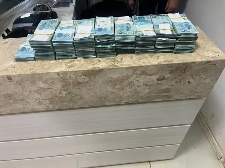 Polícia Federal vai investigar se houve irregularidade na origem da quantia encontrada