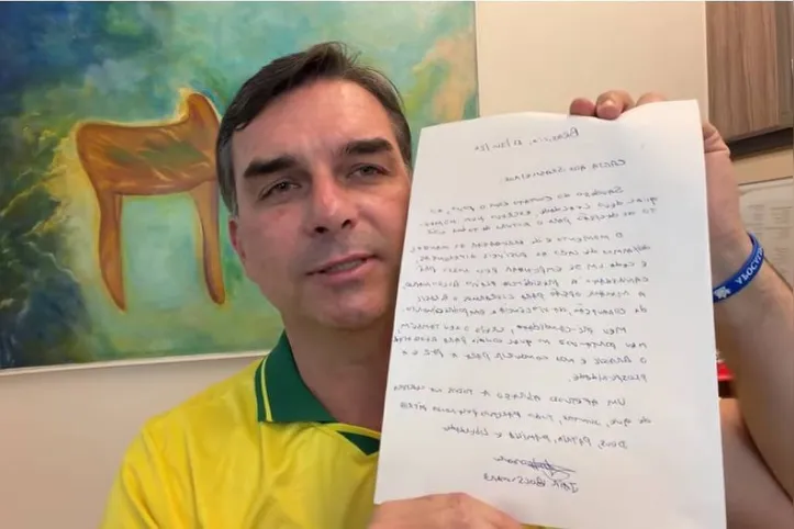 Carta de Jair Bolsonaro lida por Flávio nas redes sociais
