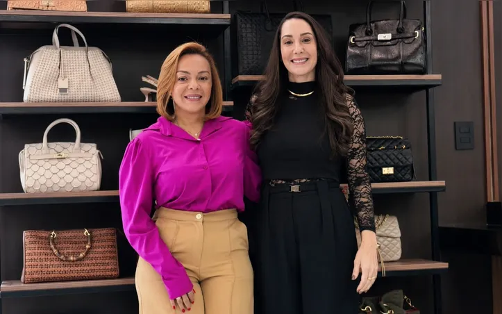 Renata Soares, gerente do Sá Marina e Andrea Carvalho, celebram nova parceria
