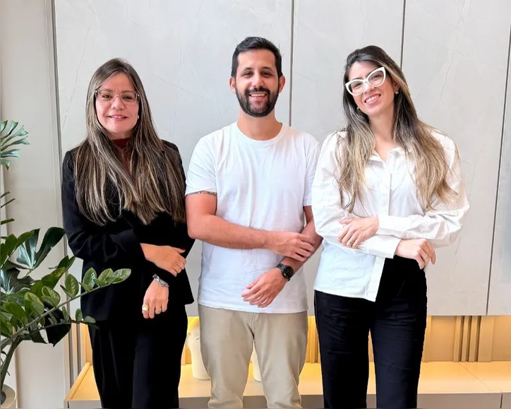 Simone Andrade, Gustavo Carvalho e Thaís Galvão