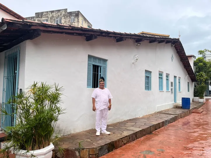 Bàbá Pecê é o líder espiritual da Casa de Oxumarê