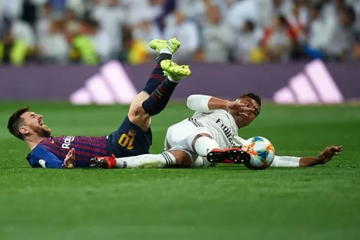 Casemiro e Messi por Real Madrid e Barcelona