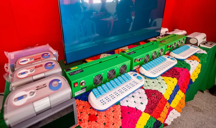 Novos equipamentos de tecnologia assistiva reforçam o atendimento no CAEI, em Camaçari