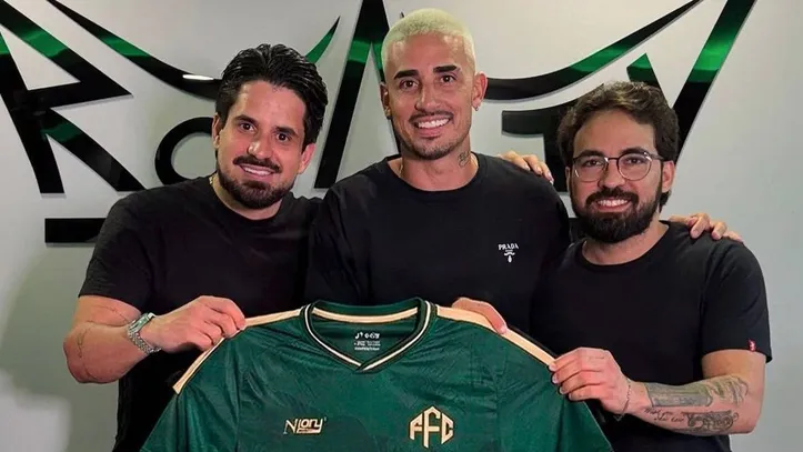 Galhardo fechando com o Feira FC