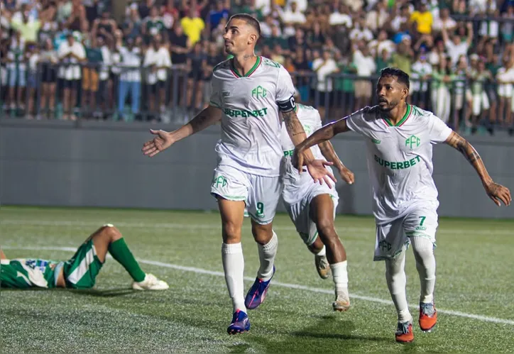 Gol do Feira FC