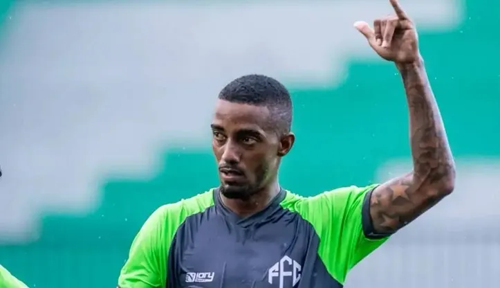 Gilberto pelo Feira FC