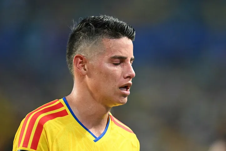 James Rodriguéz contra Portugal na Copa