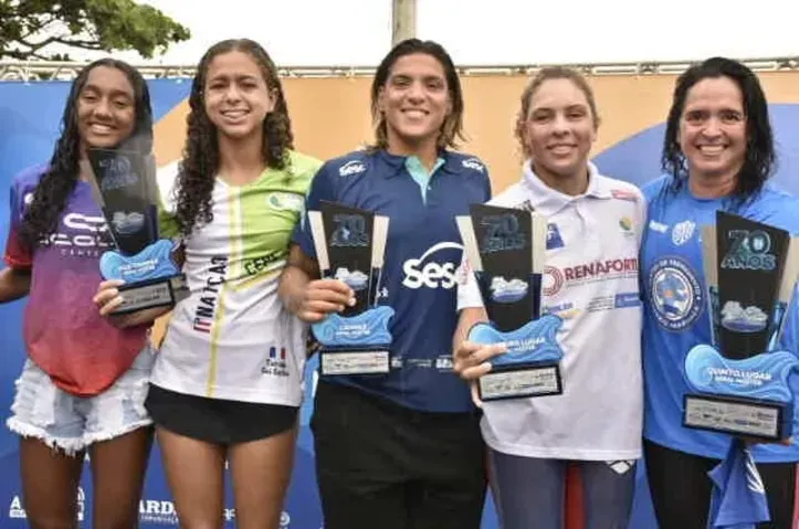 Pódio feminino da 55ª Travessia Mar Grande-Salvador