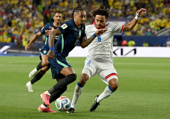 Raphinha na partida contra o Haiti
