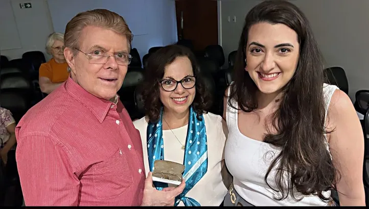 Sílvio, Carina e Armélia celebram a memória do maestro Sílvio Deolindo Fróes
