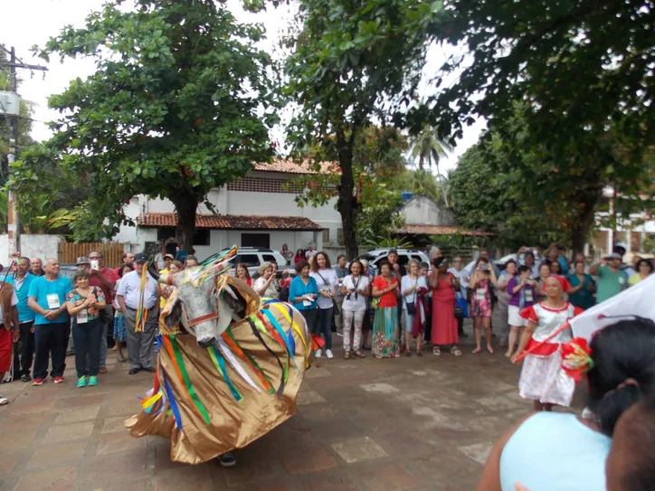 Tradicional festa do Boi Janeiro, na Ilha de Matarandiba'