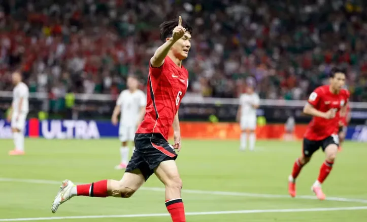 Hwang In-Beom em campo pela Coreia do Sul