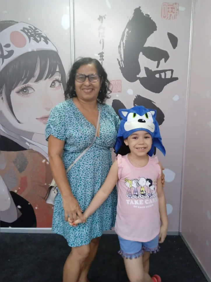 Uilma e a neta, Ana Luisa, de 10 anos, amam o Bonodori, maior evento de cultura pop de Salvador
