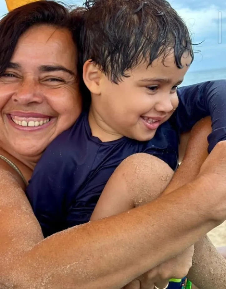 Adriana é avó de um menino de 4 anos