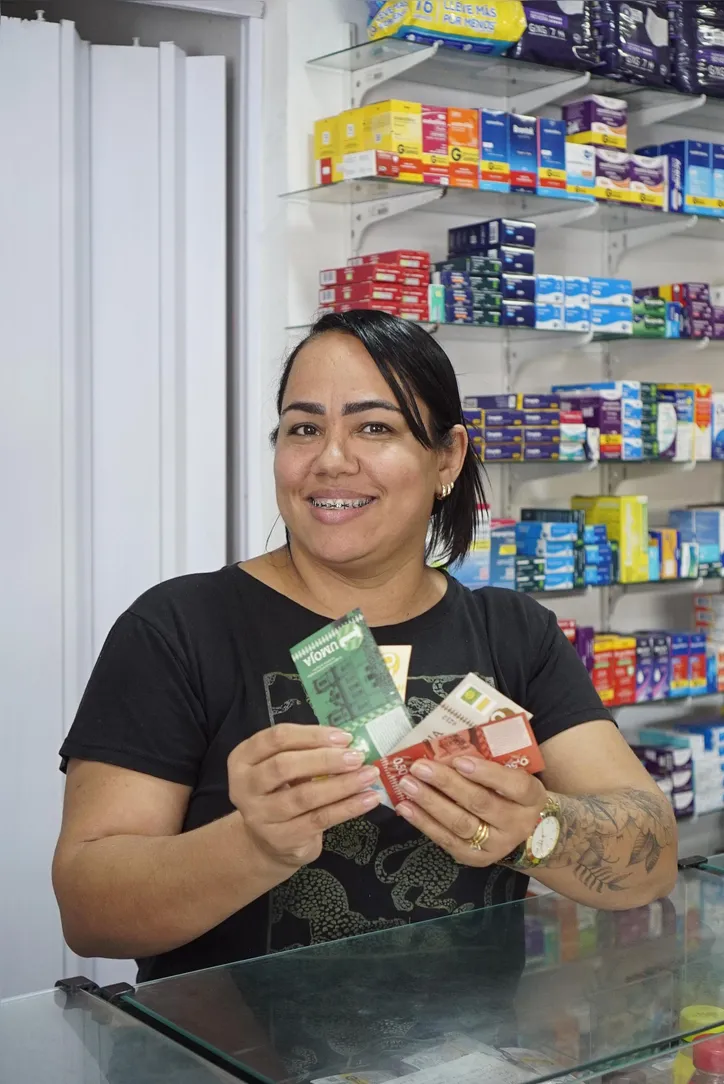 A moeda também é aceita na farmácia que Vanessa trabalha