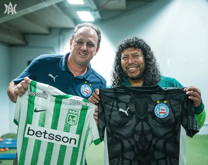 Ex-goleiros Rogério Ceni e René Higuita.