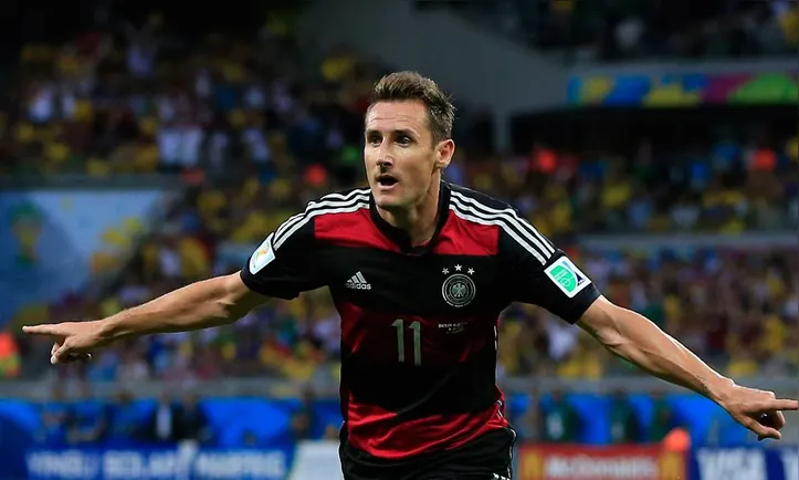 Miroslav Klose pela Alemanha