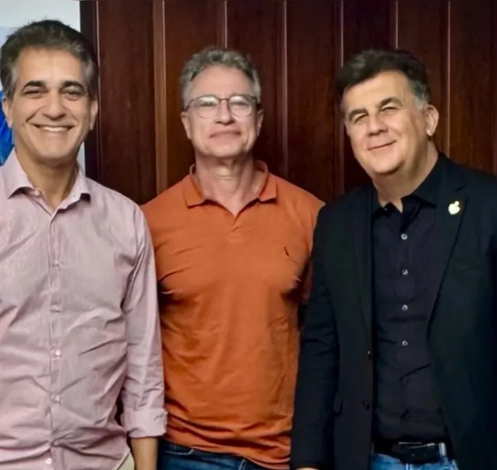 Robinson Almeida, Eracy Lafuente e Fábio Mota após reunião